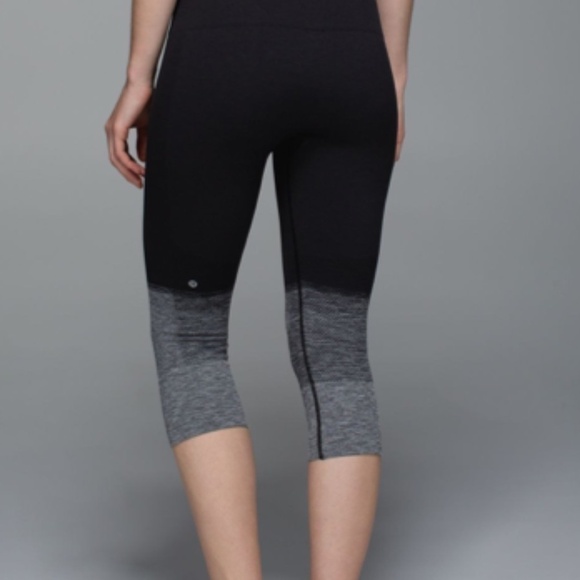 Lululemon Seamlessly Street Crop Heathered Black - Picture 11 of 11